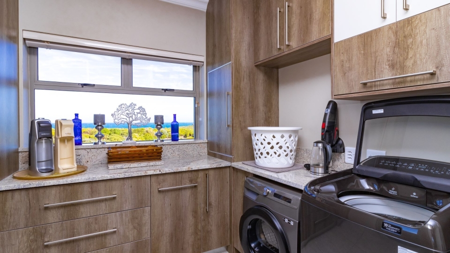 6 Bedroom Property for Sale in Kleinbaai Western Cape